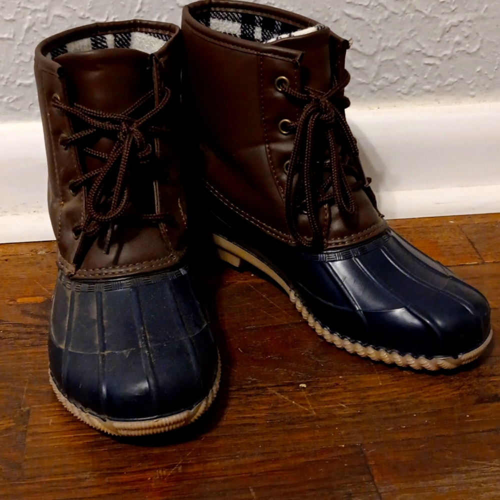 Duck boots